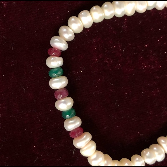 Jewelry - FW button pearl and gem necklace 18”